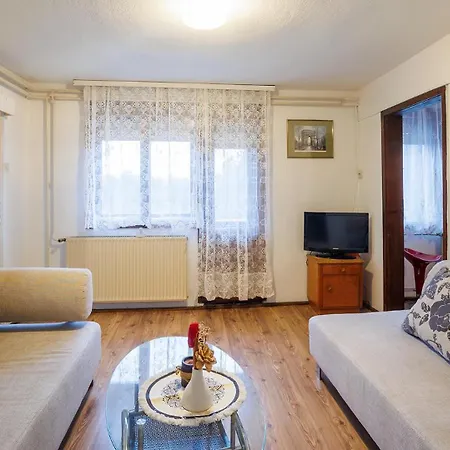 Kmecki Oddih Apartment Poljcane