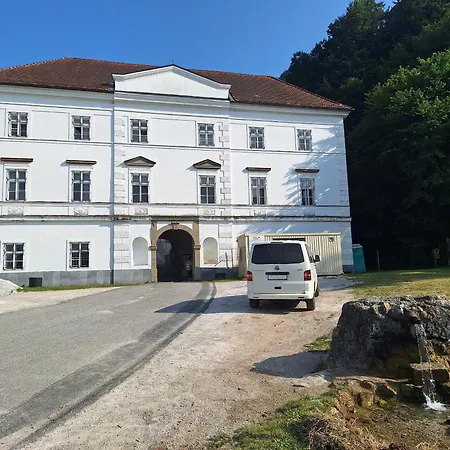 Rural Retreat- Kmecki Oddih Appartement Poljcane